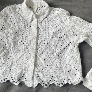 H&M white cotton eyelet embroidery cropped shirt